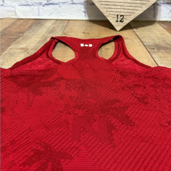 lululemon Women's Team Canada Swiftly Tech Racerback 2.0 Waist Length COC logo - Picture 11 of 11